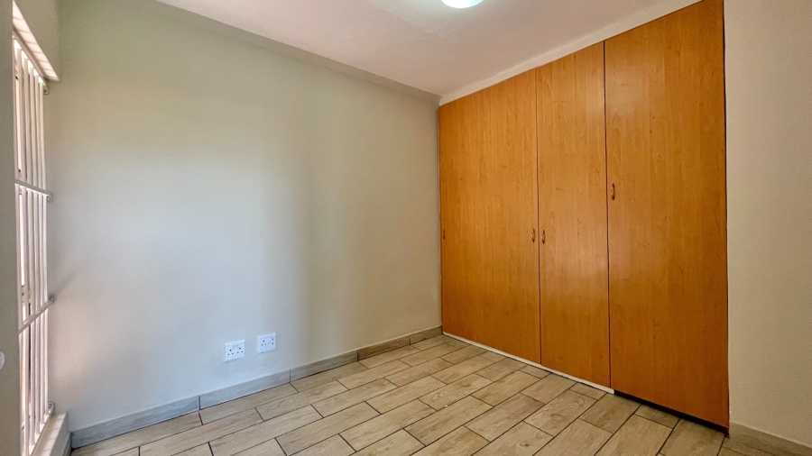 2 Bedroom Property for Sale in Whispering Pines Western Cape